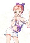  artist_name bare_shoulders blue_bow blush bow breasts cleavage collarbone eyebrows_visible_through_hair frills hair_bow large_breasts looking_at_viewer midriff navel original pink_hair purple_bow roang short_hair smile yellow_eyes 