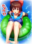  barefoot black_gloves blue_swimsuit bow breasts brown_hair cleavage collarbone commentary_request cookie_(touhou) eyebrows_visible_through_hair feet gloves green_innertube hair_bow hair_tubes hakurei_reimu highres huge_breasts innertube looking_at_viewer parted_lips red_bow red_eyes reu school_swimsuit short_hair sidelocks solo speech_bubble swimsuit tarmo touhou translated water wet 