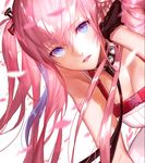 artist_name black_gloves blue_eyes breasts commentary_request eyebrows_visible_through_hair fingerless_gloves girls_frontline gloves hair_between_eyes hand_in_hair kei_(seona2020) large_breasts leaning_forward long_hair looking_at_viewer one_side_up parted_lips pink_hair signature solo st_ar-15_(girls_frontline) white_background 