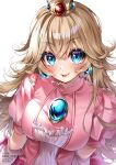  1girl blonde_hair blue_eyes breasts crown dress earrings elbow_gloves english_commentary flipped_hair from_above gloves hair_between_eyes highres jewelry kira_yukishiro large_breasts long_hair looking_at_viewer mario_(series) pink_dress princess princess_peach puffy_short_sleeves puffy_sleeves short_sleeves simple_background smile solo upper_body white_background white_gloves 