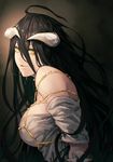  ahoge albedo bare_shoulders black_hair breasts chain demon_girl dress eyelashes gold_chain hair_between_eyes highres horns jewelry large_breasts long_hair looking_at_viewer mstm overlord_(maruyama) parted_lips slit_pupils smile solo upper_body very_long_hair yellow_eyes 