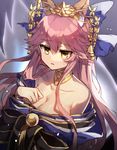  animal_ears bangs bare_shoulders bell black_background blue_background blue_bow blue_kimono bow breasts chibirisu cleavage clenched_hand collar collarbone crying crying_with_eyes_open fate/extra fate/grand_order fate_(series) fox_ears fox_tail gradient gradient_background hair_bell hair_between_eyes hair_ornament highres japanese_clothes jewelry kimono kitsune large_breasts light_particles long_hair long_sleeves looking_away off_shoulder parted_lips pink_hair simple_background tail tamamo_(fate)_(all) tamamo_no_mae_(fate) tears yellow_eyes 