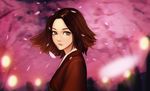  blurry blurry_background brown_eyes brown_hair cherry_blossoms commentary_request depth_of_field expressionless highres japanese_clothes jungon_kim kimono lips looking_at_viewer looking_to_the_side obi parted_lips petals red_kimono sash solo standing 