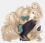  bangs black_legwear blonde_hair blush brown_hair closed_mouth commentary_request furisuku green_eyes green_skirt grey_background high_heels long_hair looking_at_viewer original pantyhose pleated_skirt side_bun simple_background skirt smile solo very_long_hair 