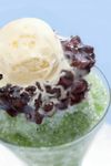  blurry depth_of_field dessert food ice_cream kya4 no_humans original photorealistic simple_background 