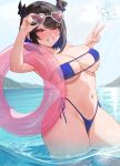  1girl absurdres aori_(aori.chu) bikini black_hair blue_bikini blue_hair blush breasts colored_inner_hair commentary curvy english_commentary eyepatch_bikini grin highres hololive hololive_english large_breasts looking_at_viewer mole mole_under_eye multicolored_hair navel nerissa_ravencroft outdoors pink_eyes side-tie_bikini_bottom smile solo stomach sunglasses swimsuit thick_thighs thighs v virtual_youtuber 