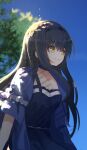  1girl backlighting black_camisole black_choker black_hair black_hairband black_skirt blue_capelet blurry blurry_background bone_hair_ornament breasts camisole capelet choker closed_mouth commentary_request cowboy_shot dappled_sunlight day eyes_visible_through_hair frilled_capelet frills hair_between_eyes hair_ornament hairband highres kushima_kamome large_breasts long_hair looking_to_the_side nodoameyatou outdoors second-party_source skirt skull_and_crossbones skull_hair_ornament smile solo split_mouth summer_pockets sunlight very_long_hair watermark yellow_eyes 