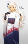  ahoge alternate_costume azur_lane bangs black_gloves blonde_hair bow brooklyn_(azur_lane) character_name dark_skin eyebrows_visible_through_hair furisode gloves hair_bow japanese_clothes kimono long_hair looking_at_viewer red_eyes simple_background smile solo swept_bangs very_long_hair wavy_hair white_background wide_sleeves yamashiki_(orca_buteo) 