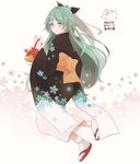 2018 bag chinese_zodiac commentary_request floral_background floral_print furisode green_eyes green_hair handbag japanese_clothes kantai_collection kimono long_hair looking_at_viewer looking_back obi sandals sash shakemi_(sake_mgmgmg) solo tabi translated yamakaze_(kantai_collection) year_of_the_dog 