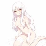  arm_support bandaged_arm bandaged_leg bandaged_neck bandages barefoot bed_sheet breasts caren_hortensia chan_co closed_mouth commentary fate/hollow_ataraxia fate_(series) fingernails hair_censor large_breasts long_hair looking_at_viewer navel nude simple_background sitting solo sweat sweatdrop wariza white_background white_hair yellow_eyes 