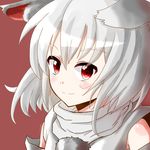  animal_ears detached_sleeves inubashiri_momiji pom_pom_(clothes) red_eyes simple_background sireia_round smile solo touhou white_hair wolf_ears 