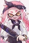 1girl black_bow black_hairband black_pants blush bow commentary_request glint hairband holding holding_weapon inkling inkling_girl long_hair looking_at_viewer open_mouth pants pink_hair pointy_ears print_hairband sailor_collar sailor_shirt shirt simple_background smile solo splatoon_(series) splatoon_3 tebasaki_(teba_illust) teeth tentacle_hair thick_eyebrows undercover_brella_(splatoon) weapon white_background yellow_eyes 