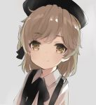  bangs beret black_hat black_ribbon brown_eyes brown_hair closed_mouth collared_shirt eyebrows_visible_through_hair grey_background hair_rings hat hatoba_tsugu hatoba_tsugu_(character) mole mole_under_eye ribbon shirt simple_background smile solo suspenders tetsujin_momoko virtual_youtuber white_shirt 