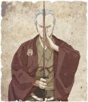  brown_background brown_hakama brown_kimono closed_mouth emblem fate/grand_order fate_(series) fighting_stance forehead grey_eyes grey_hair hakama haori holding holding_sword holding_weapon japanese_clothes katana kimono long_sleeves looking_at_viewer male_focus old old_man open_clothes sol sword tsukumo upper_body v-shaped_eyebrows weapon wide_sleeves yagyuu_munenori_(fate/grand_order) 