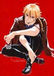  1boy black_pants black_shoes blonde_hair blue_shirt bottle braid brown_jacket closed_mouth commentary_request fate/strange_fake fate_(series) highres holding holding_bottle jacket looking_at_viewer male_focus multicolored_hair pants red_background red_eyes richard_i_(fate) richard_i_(second_ascension)_(fate) rimuro shirt shoes single_braid sitting smile streaked_hair unzipped 