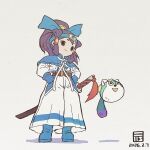  1girl artist_logo asuka_(fuurai_no_shiren) asuka_(fuurai_no_shiren)_(cosplay) belt belt_buckle black_eyes black_hair blue_boots blue_bow blue_capelet blue_gloves blue_headband blue_shirt boots bow brown_belt buckle capelet closed_mouth commentary cosplay creature dated full_body fuurai_no_shiren gloves hair_bow hair_rings hakama hakama_pants hands_on_own_hips headband high_ponytail highres jacket japanese_clothes katana logo looking_at_viewer mamel_(fuurei_no_shiren) mizura nihongami open_clothes open_jacket open_mouth pants ponytail sakuna-hime sheath sheathed shirt signature simple_background smile standing sword tama-jii tensui_no_sakuna-hime untranslatable_commentary weapon white_background white_hakama white_jacket y_koichi 