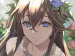  :&gt; bangs bare_shoulders blue_eyes blue_flower brown_hair closed_mouth commentary_request crossed_bangs day flower granblue_fantasy hair_between_eyes hair_flower hair_ornament highres jewelry kakage light_rays long_hair looking_at_viewer necklace outdoors rosetta_(granblue_fantasy) smile solo sunbeam sunlight upper_body 