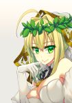  ahoge akino_sora bangs blonde_hair breasts chain closed_mouth commentary dress elbow_gloves eyebrows_visible_through_hair fate/grand_order fate_(series) gloves green_eyes grey_background hair_intakes hand_up highres large_breasts laurel_crown lock looking_at_viewer nero_claudius_(bride)_(fate) nero_claudius_(fate)_(all) smile solo upper_body white_dress white_gloves 