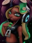  absurdres arm_at_side bare_arms bare_shoulders bioluminescence breasts cephalopod_eyes cleavage collared_vest commentary crop_top cropped_vest dark_skin glowing_skin green_eyes green_hair green_skin hand_on_own_chest hand_up headphones high_collar highres iida_(splatoon) lips long_hair looking_at_viewer midriff mole mole_under_mouth multicolored multicolored_hair multicolored_skin no_gloves octarian parted_lips pink_pupils purple_hair reagan_long smile solo splatoon_(series) splatoon_2 stomach suction_cups tentacle_hair two-tone_skin unzipped upper_body zipper zipper_pull_tab 