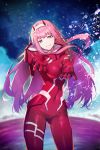 bangs bodysuit breasts commentary covered_navel darling_in_the_franxx eyebrows_visible_through_hair green_eyes head_tilt horns large_breasts long_hair looking_at_viewer nagu outstretched_arms parted_lips pilot_suit pink_hair red_bodysuit smile solo standing very_long_hair zero_two_(darling_in_the_franxx) 