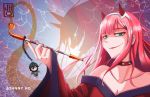  bangs breasts cleavage collar collarbone commentary_request darling_in_the_franxx green_eyes hair_ornament hairband hiro_(darling_in_the_franxx) horns japanese_clothes jhocircle kimono long_hair looking_at_viewer oni_horns pink_hair pipe red_horns red_kimono signature smile solo spiked_collar spikes white_hairband zero_two_(darling_in_the_franxx) 