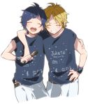  aizou_(kokuhaku_jikkou_iinkai) arm_around_shoulder blonde_hair blue_hair closed_eyes honeyworks juutora kokuhaku_jikkou_iinkai lipxlip male_focus microphone multiple_boys shirt simple_background smile t-shirt white_background wristband yuujirou_(kokuhaku_jikkou_iinkai) 