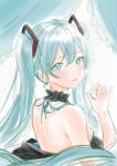  1girl 7xgyvvjxwf6jp2y aqua_eyes aqua_hair bare_back bare_shoulders black_dress dress from_behind hatsune_miku highres long_hair looking_at_viewer parted_lips sleeveless sleeveless_dress solo twintails very_long_hair vocaloid 