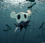  1other artist_name ben-day_dots black_eyes bubble commentary grey_cloak highres hightguy holding holding_weapon hollow_knight horns knight_(hollow_knight) looking_at_viewer nail_(hollow_knight) other_focus plant screentones solo symbol-only_commentary underwater weapon wide_shot 