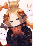  abigail_williams_(fate/grand_order) balloon bangs beige_background black_bow black_jacket blonde_hair blue_eyes bow closed_mouth commentary_request crossed_bandaids eyebrows_visible_through_hair fate/grand_order fate_(series) hair_bow hair_bun heroic_spirit_traveling_outfit highres holding holding_stuffed_animal jacket long_hair long_sleeves looking_at_viewer medjed orange_bow parted_bangs polka_dot polka_dot_bow shirokun0824 simple_background sleeves_past_fingers sleeves_past_wrists solo stuffed_animal stuffed_toy teddy_bear 