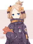  :&lt; abigail_williams_(fate/grand_order) bangs black_bow black_jacket blonde_hair blue_eyes blush bow closed_mouth commentary_request crossed_bandaids fate/grand_order fate_(series) hair_bow hair_bun head_tilt heroic_spirit_traveling_outfit highres jacket long_hair long_sleeves looking_at_viewer mesoso object_hug orange_bow parted_bangs polka_dot polka_dot_background polka_dot_bow signature sleeves_past_fingers sleeves_past_wrists solo star stuffed_animal stuffed_toy teddy_bear 