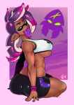  ass bike_shorts black_shorts breasts commentary cropped_legs dark_skin domino_mask ear_piercing eigaka green_eyes highres inkling large_breasts long_tongue looking_back mask older piercing pointy_ears purple_hair purple_tongue shorts silhouette sitting skindentation solo splatoon_(series) sports_bra squid tentacle_hair toned tongue tongue_out tongue_piercing underboob undersized_clothes 