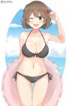  ;d alternate_costume bare_shoulders bikini black_bikini blush bow breasts brown_hair chaa_(korone-ze) cleavage collarbone commentary_request cowboy_shot eyebrows_visible_through_hair hair_bow highres hiryuu_(kantai_collection) kantai_collection large_breasts looking_at_viewer navel one_eye_closed open_mouth outside_border red_bow short_hair smile solo swimsuit twitter_username 