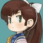  blue_background bow brown_hair closed_mouth commentary_request ebimomo green_eyes hair_bow hairband kuonji_ukyou long_hair looking_at_viewer lowres ponytail portrait ranma_1/2 simple_background solo white_bow 