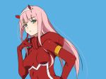  blue_background bodysuit breasts closed_mouth darling_in_the_franxx domo1220 eyeshadow finger_to_mouth green_eyes green_hairband hairband hand_on_hip hand_up horns long_hair looking_at_viewer makeup medium_breasts pilot_suit pink_hair red_bodysuit simple_background solo upper_body very_long_hair zero_two_(darling_in_the_franxx) 