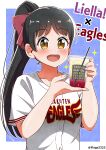  1girl absurdres baseball_jersey blue_background blush border collarbone commentary_request cup drink drinking_straw group_name hazuki_ren high_ponytail highres holding holding_cup holding_drink long_hair looking_at_viewer love_live! love_live!_superstar!! nippon_professional_baseball open_mouth outside_border pakudehon parted_bangs ponytail shirt short_sleeves solo sparkle standing teeth touhoku_rakuten_golden_eagles twitter_username upper_body upper_teeth_only white_border white_shirt yellow_eyes 
