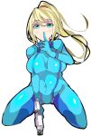  blonde_hair blue_eyes blush bodysuit breasts enpe eyebrows_visible_through_hair finger_to_mouth gun highres impossible_bodysuit impossible_clothes large_breasts long_hair looking_at_viewer metroid mole ponytail samus_aran simple_background sitting skin_tight smile solo turtleneck weapon white_background zero_suit 
