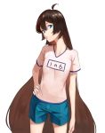  1girl absurdly_long_hair ahoge bangs blue_eyes blue_shorts brown_hair cicari clothes_writing cowboy_shot gym_uniform hair_between_eyes hand_on_hip head_tilt highres long_hair shirt short_sleeves shorts simple_background solo tanaka_yomogi ueno-san_wa_bukiyou very_long_hair white_background white_shirt 