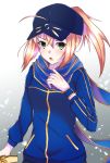  1girl ahoge artoria_pendragon_(all) baseball_cap blonde_hair blue_headwear blue_jacket blue_scarf excalibur fate/grand_order fate_(series) gradient gradient_background green_eyes hair_between_eyes hat highres holding holding_sword holding_weapon jacket long_hair long_sleeves looking_at_viewer mysterious_heroine_x open_mouth ponytail scarf solo sword tapioka_(oekakitapioka) upper_body weapon white_background 