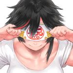  1girl black_hair blindfold collarbone commentary_request covered_eyes facing_viewer minori_yumeko minori_yumeko_(character) multicolored_hair shirt short_hair shu-mai simple_background smile solo streaked_hair t-shirt upper_body virtual_youtuber white_background white_shirt 