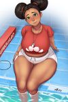  1girl belly black_hair blush breasts curvy dark_skin green_eyes highres large_breasts long_hair looking_at_viewer midriff original plump pool sitting smile solo thick_thighs thighs toroboro wide_hips 
