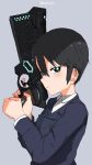  1girl androgynous bangs black_hair blue_jacket collared_shirt commentary crossover dominator_(gun) expressionless from_side green_eyes grey_background gun hair_between_eyes highres holding holding_gun holding_weapon jacket kino kino_no_tabi light_blush long_sleeves looking_at_viewer looking_to_the_side parted_lips psycho-pass reverse_trap shirt shirt_under_jacket short_hair simple_background solo tomboy trigger_discipline turbo_engine_(rakugaki_tabo) twitter_username upper_body weapon white_shirt 
