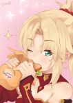  1girl bare_shoulders blonde_hair blush braid breasts cleavage commentary darahan eating eyebrows_visible_through_hair fate/apocrypha fate/grand_order fate_(series) food green_eyes hair_ornament hair_scrunchie hamburger holding long_hair looking_at_viewer mordred_(fate) mordred_(fate)_(all) one_eye_closed ponytail red_scrunchie scrunchie small_breasts solo 