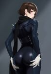  ass ass_focus black_scarf blush brown_hair gloves grey_background hand_on_own_ass highres looking_at_viewer medium_hair mikan_zakuro niijima_makoto persona persona_5 presenting queen_(persona_5) red_eyes scarf shiny_clothes shoulder_spikes spikes white_gloves 
