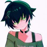  1girl ahoge alternate_hair_length alternate_hairstyle bajiru_(vtuber) bare_shoulders black_choker black_hair choker closed_mouth eyelashes green_eyes green_hair green_shirt highres indie_virtual_youtuber multicolored_hair shirt short_hair simple_background smile solo streaked_hair two-tone_hair very_short_hair white_background zarts00 