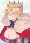  1girl ahoge artoria_pendragon_(all) artoria_pendragon_(lancer) blonde_hair breasts cape cleavage closed_mouth commentary_request crown fate/grand_order fate_(series) fur_trim green_eyes hair_between_eyes large_breasts looking_at_viewer red_cape sidelocks solo suzuho_hotaru upper_body 
