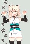  1girl :d ahoge animal_ears bangs bare_shoulders black_bow black_legwear blonde_hair bow breasts cat_ears claw_pose cowboy_shot eyebrows_visible_through_hair eyes_visible_through_hair fang fate/grand_order fate_(series) hair_bow hands_up japanese_clothes kemonomimi_mode kimono legs_apart looking_at_viewer medium_breasts misoradeko motion_lines no_nose obi okita_souji_(fate) okita_souji_(fate)_(all) open_mouth outline paw_print sash short_hair short_kimono sleeveless sleeveless_kimono smile solo thighhighs v-shaped_eyebrows white_kimono white_outline yellow_eyes zettai_ryouiki 