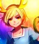  1girl abstract_background bangs blonde_hair blue_shirt collarbone commentary_request dragon_horns dragon_tail eyebrows_visible_through_hair head_tilt highres horns kicchou_yachie looking_at_viewer multicolored multicolored_background red_eyes shirt short_hair short_sleeves slit_pupils smirk solo speckticuls standing swept_bangs tail teeth touhou tsurime turtle_shell upper_body 