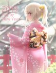  1girl 2019 blonde_hair commentary_request eyebrows_visible_through_hair eyes_visible_through_hair fate_(series) floral_print from_behind happy_new_year highres illyasviel_von_einzbern japanese_clothes kimono long_hair looking_at_viewer looking_back new_year parted_lips pink_kimono ponytail print_kimono red_eyes siraha snow solo wide_sleeves 