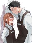  1boy 1girl against_wall apron black_apron black_hair black_necktie blush brown_hair collared_shirt doug_(youchien_wars) face-to-face green_eyes height_difference kabedon long_bangs long_sleeves monochrome_background name_tag necktie non_ni_1111 ponytail rita_(youchien_wars) shirt simple_background twitter_username white_background white_shirt youchien_wars 