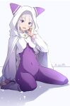  animal_ear_hood arm_support blunt_bangs bodysuit boots braid braided_ponytail cape cloak commentary_request covered_navel dated emilia_(re:zero) finger_to_mouth grey_hair highres holding_own_hair hood hood_up hooded_cape long_hair long_sleeves looking_at_viewer nii_manabu official_alternate_costume open_mouth purple_bodysuit purple_eyes re:zero_kara_hajimeru_isekai_seikatsu sitting smile very_long_hair wariza white_background white_boots white_cape white_cloak 